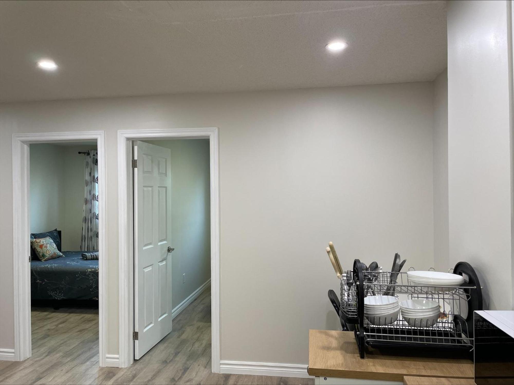 Bhf Near College & Hosp Self-Service Check-In So Fast Net Free Parking In Barrie Esterno foto