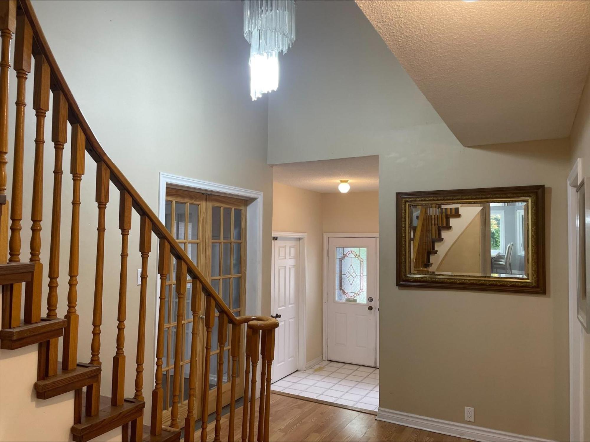 Bhf Near College & Hosp Self-Service Check-In So Fast Net Free Parking In Barrie Esterno foto